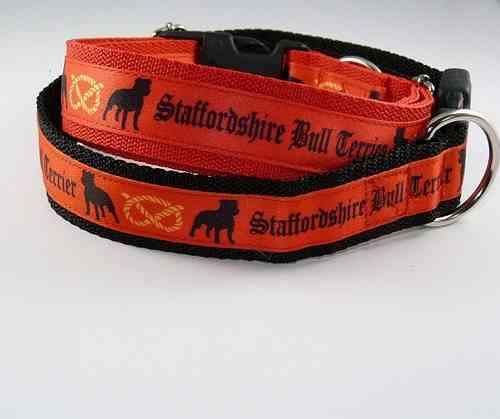 Staffordshire Bull Terrier Motiv, Halsband 30mm breit mit Klickverschluss